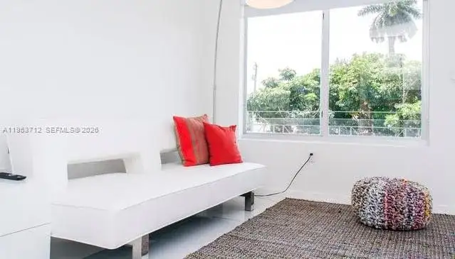 801 15th St # 208, Miami Beach FL 33139 photo 2