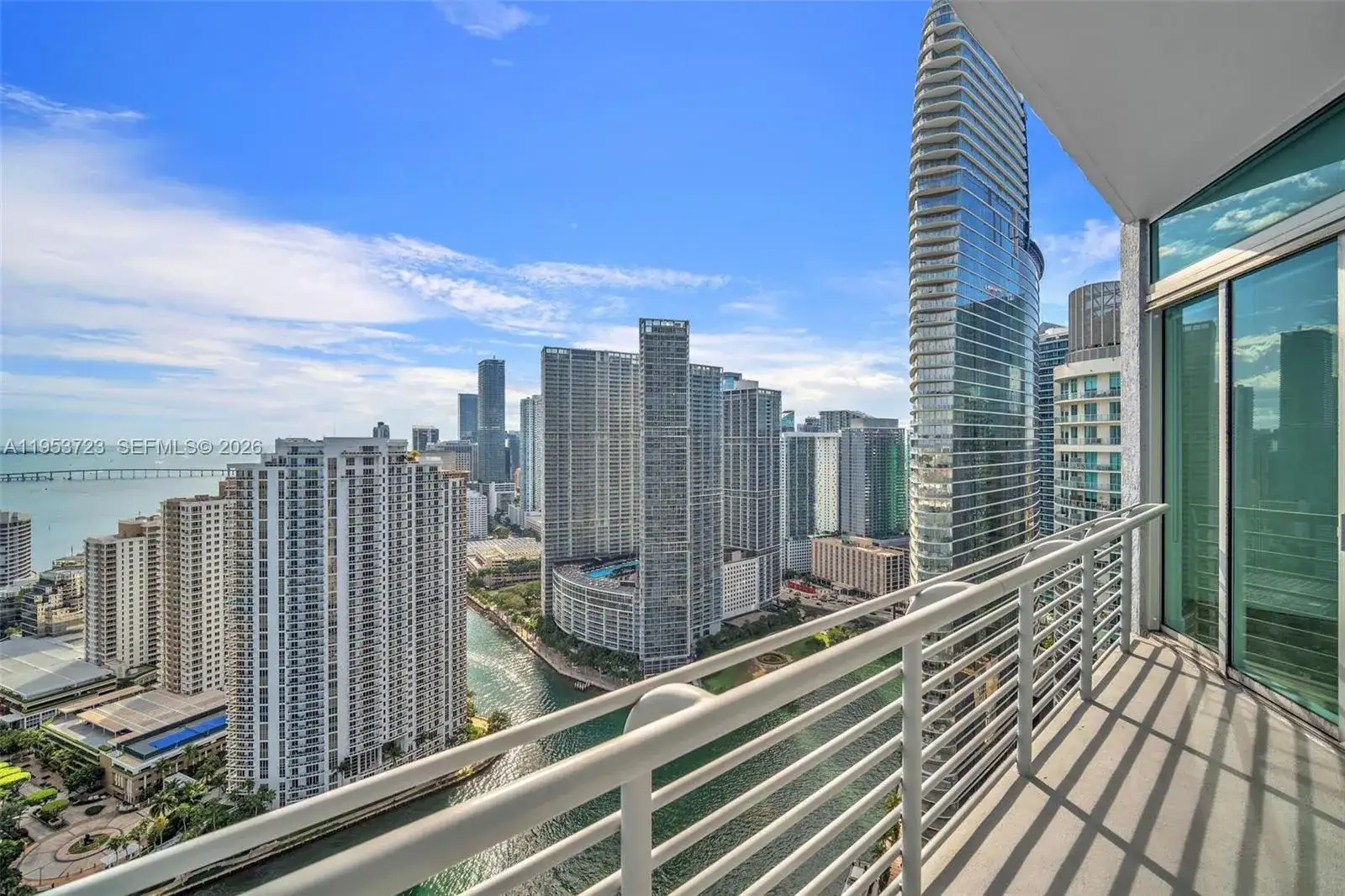 325 S Biscayne Blvd # 17, Miami FL 33131 photo 3