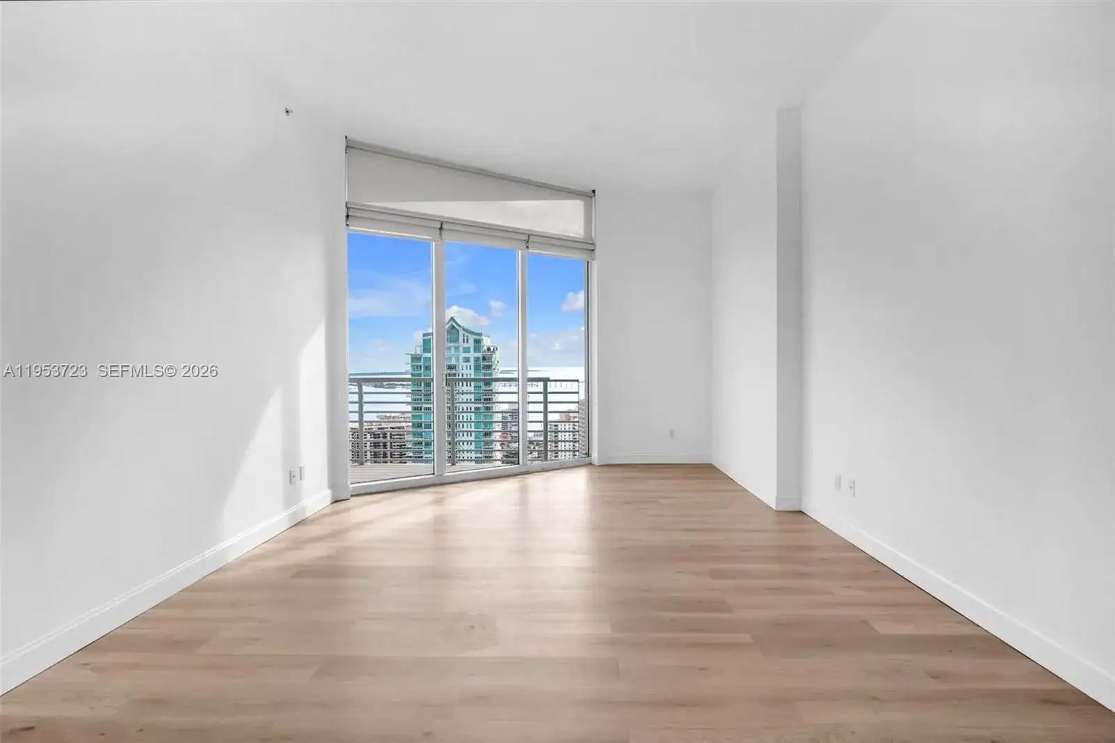 325 S Biscayne Blvd # 17, Miami FL 33131 photo 4