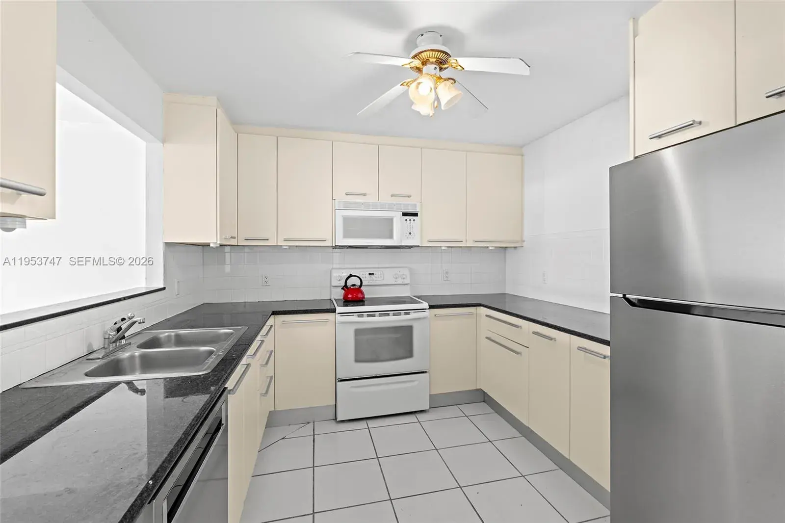 2780 NE 183rd St # 1911, Aventura FL 33160