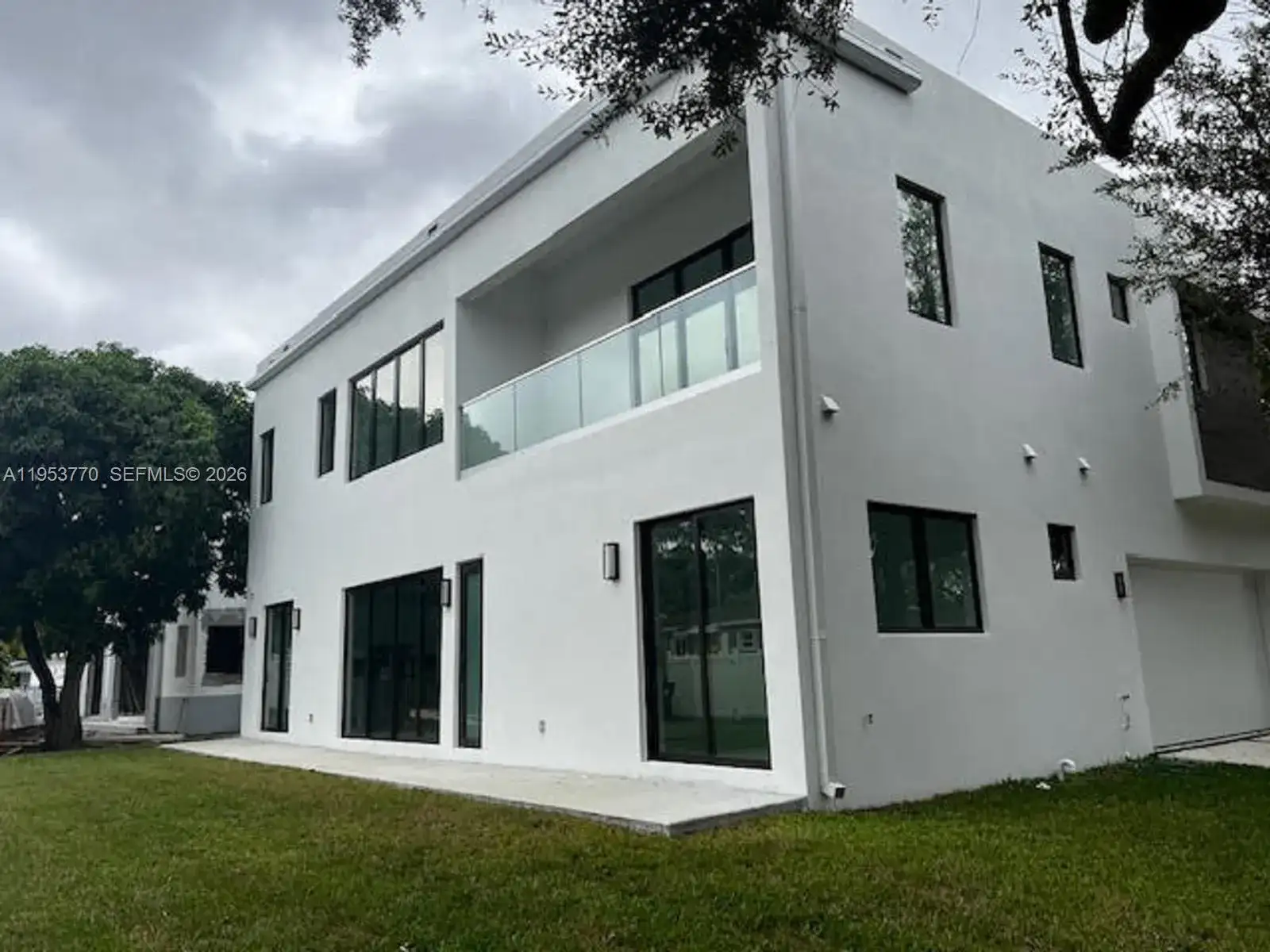 2 Hough Dr, Miami Springs FL 33166 photo 4