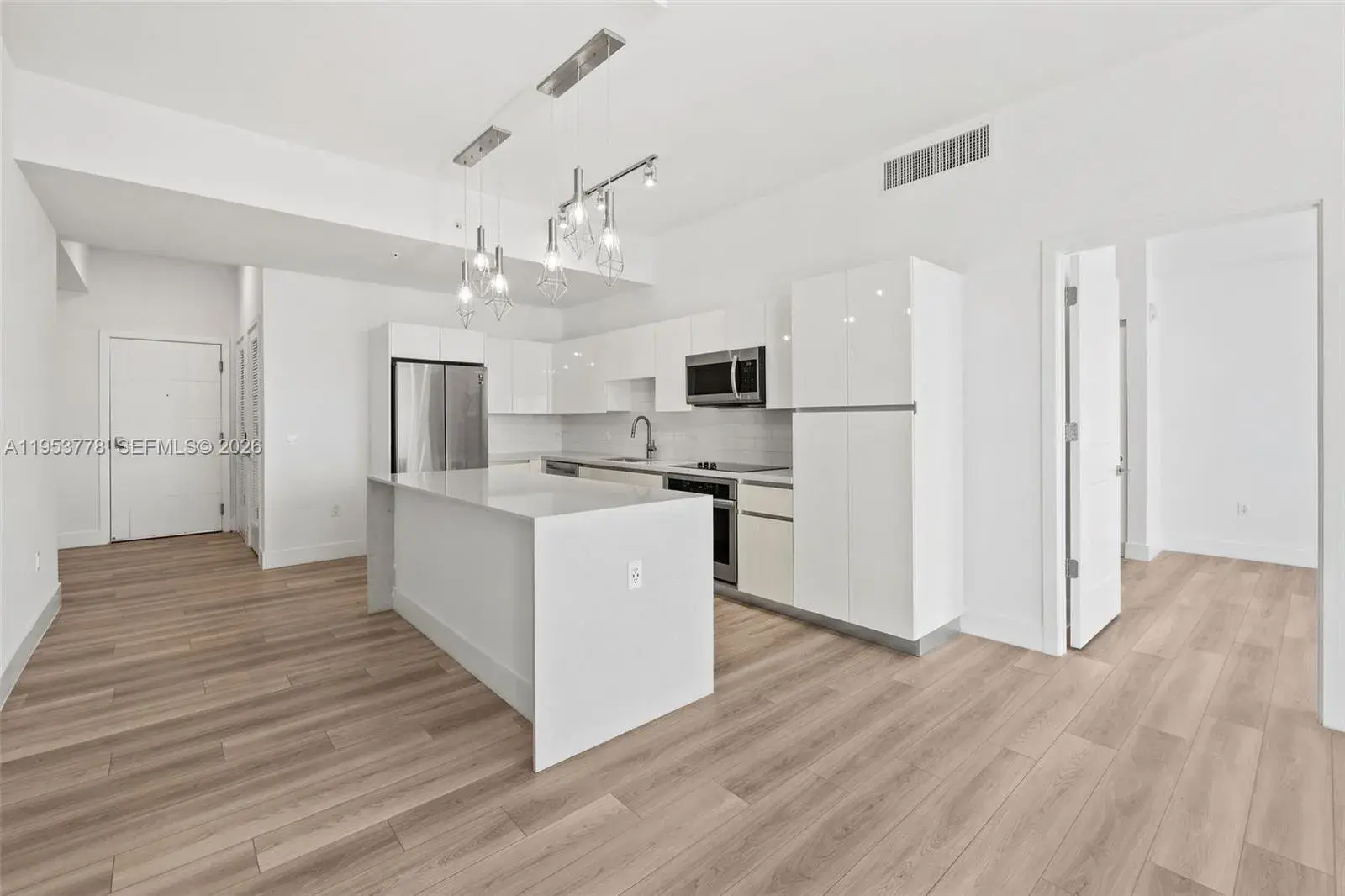 101 Diplomat Pkwy # 2503, Hallandale Beach FL 33009