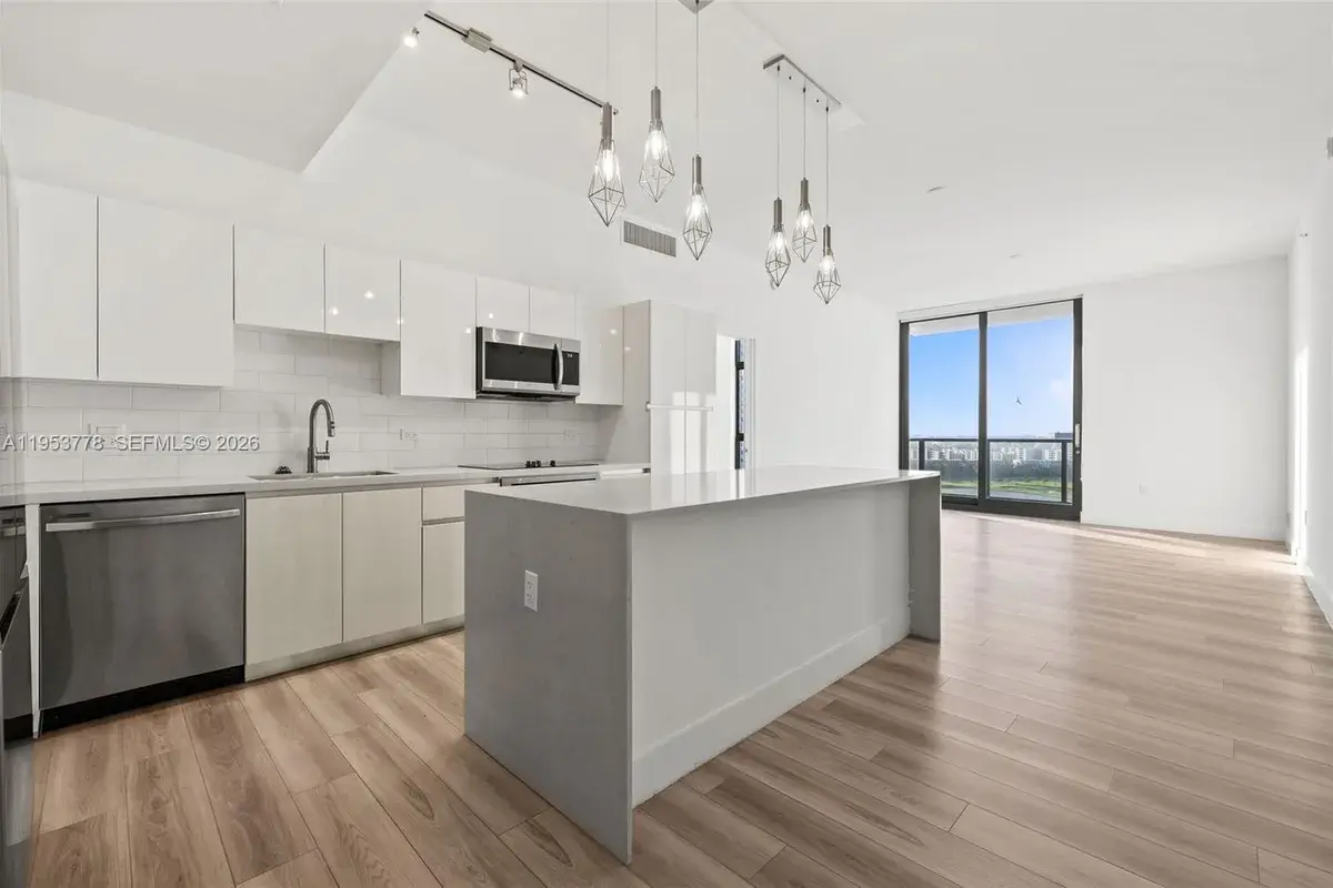 101 Diplomat Pkwy # 2503, Hallandale Beach FL 33009