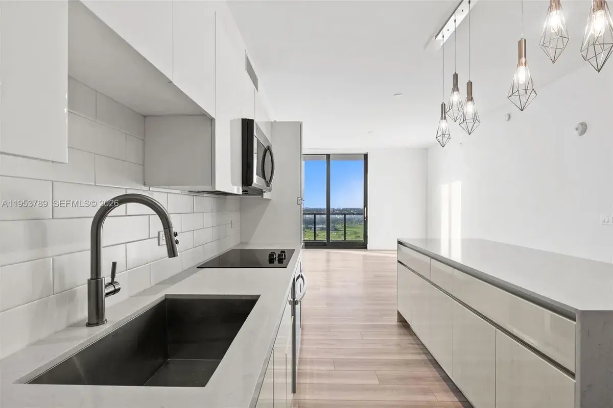 101 Diplomat Pkwy # 1703, Hallandale Beach FL 33009