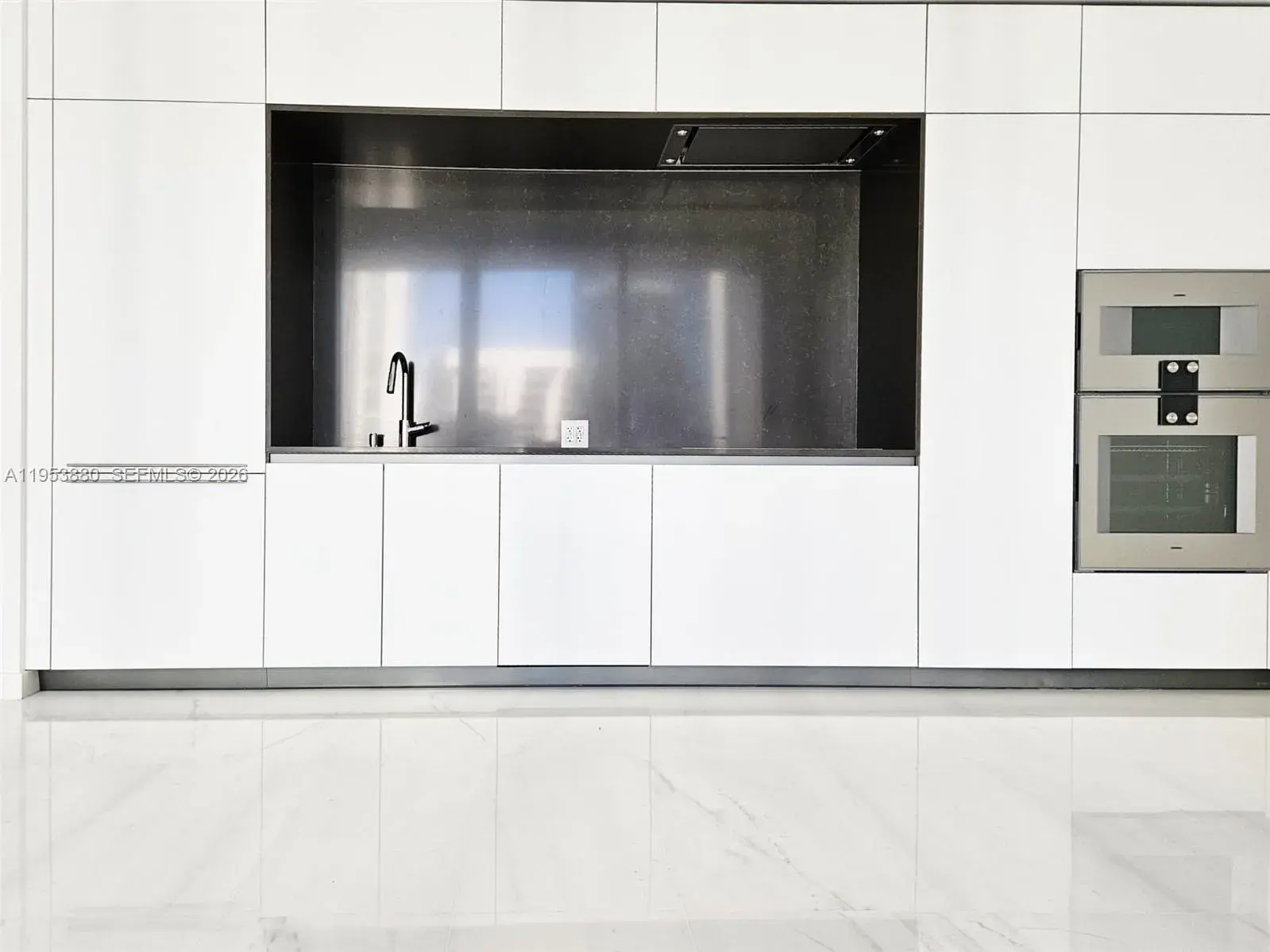 300 Biscayne Boulevard Way # 2208W, Miami FL 33131