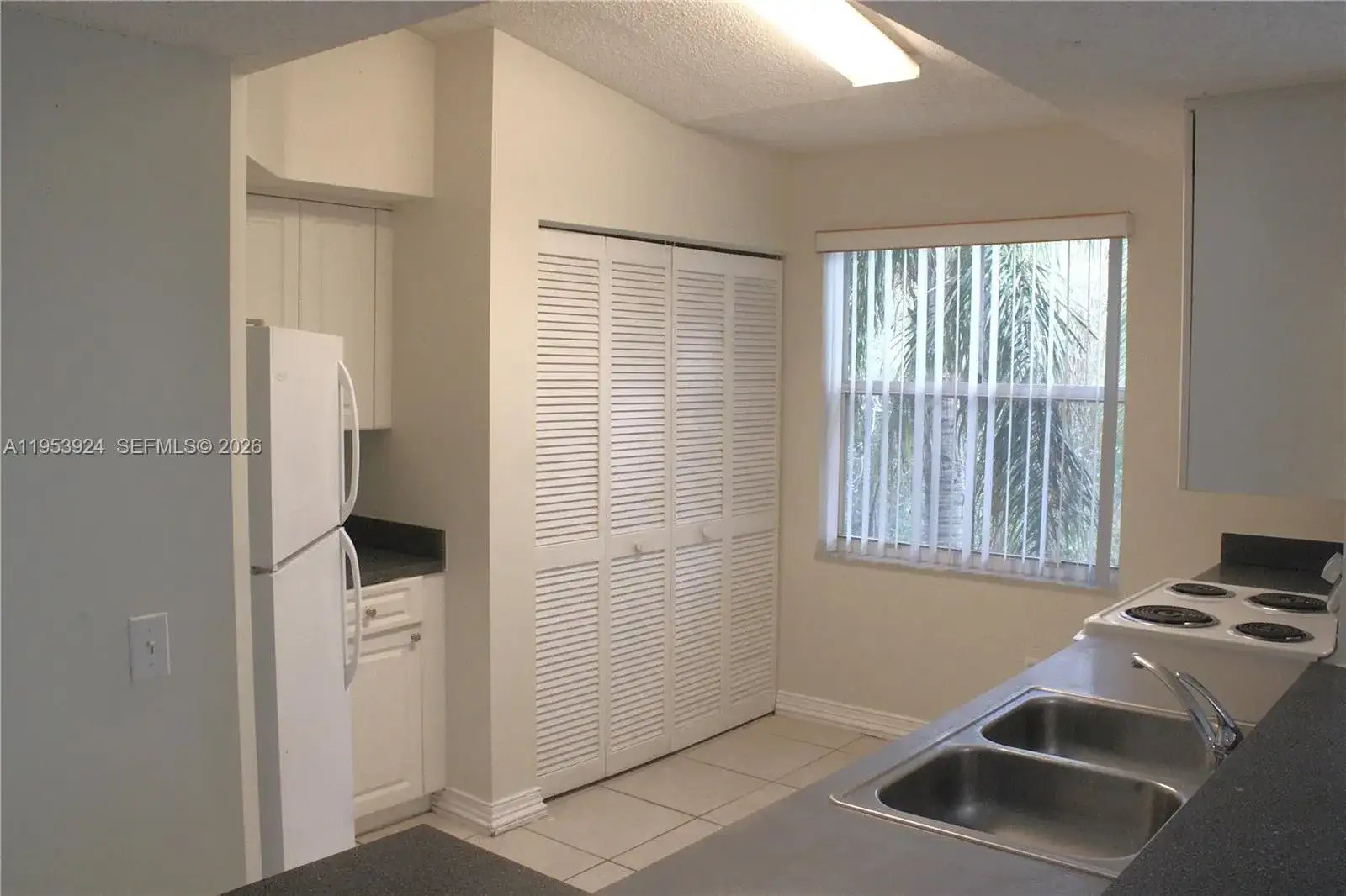 9650 NW 2nd St # 301, Pembroke Pines FL 33024 photo 5