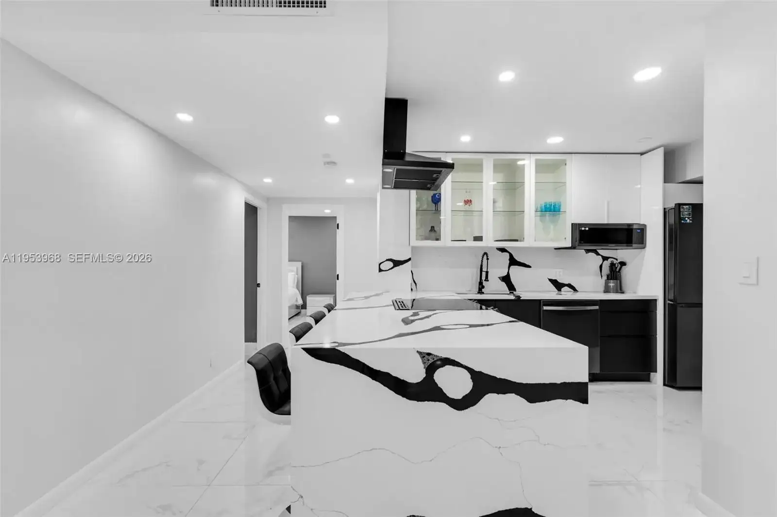 3800 Hillcrest Dr # 203, Hollywood FL 33021 photo 3
