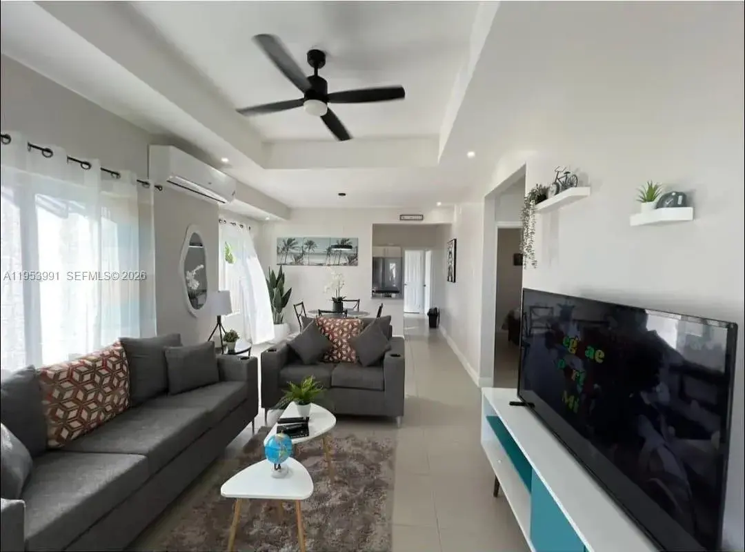 00 Lucea, Hanover, Jamaica, FL