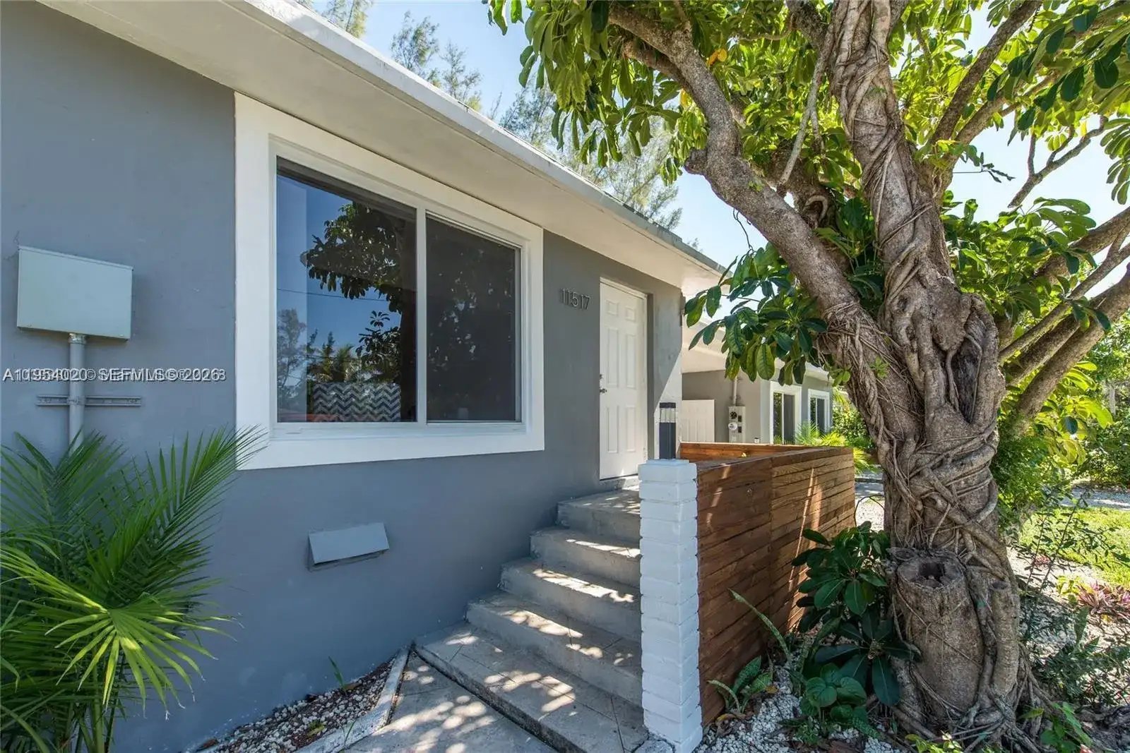 11515 NE 12th Ave, Miami FL 33161 photo 2