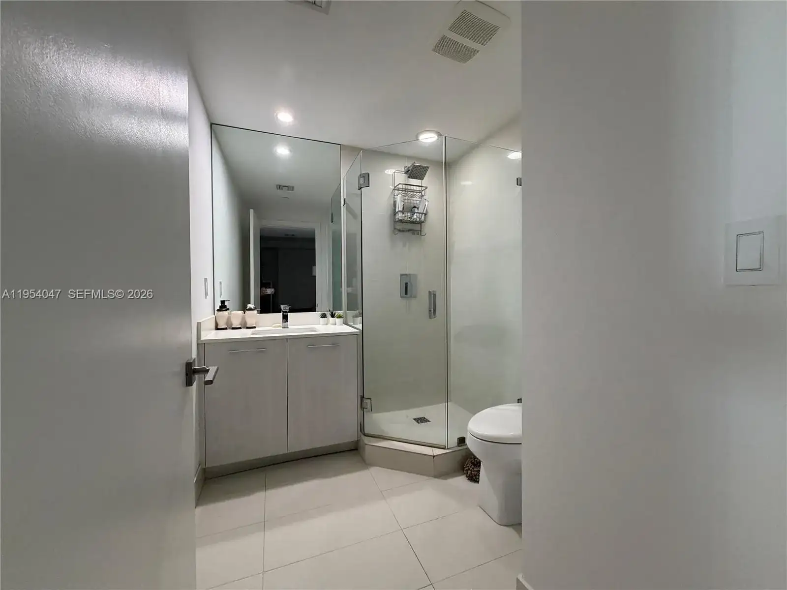 55 SW 9th St # 1705, Miami FL 33130 photo 4