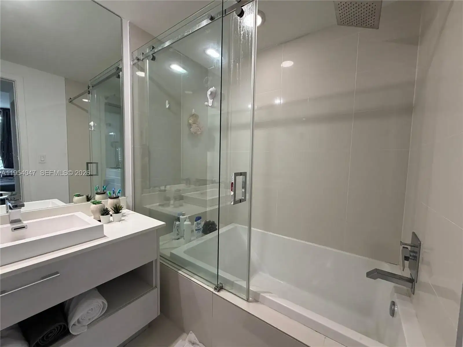 55 SW 9th St # 1705, Miami FL 33130 photo 5