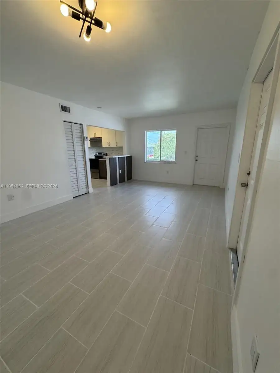 800 NW 44th Ave # 4, Miami FL 33126 photo 3