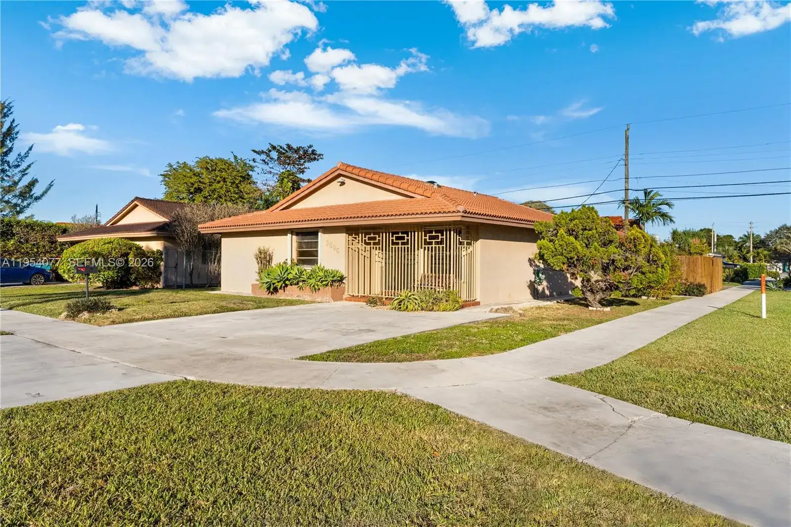 3895 SW 68th Ave, Miami FL 33155 photo 2