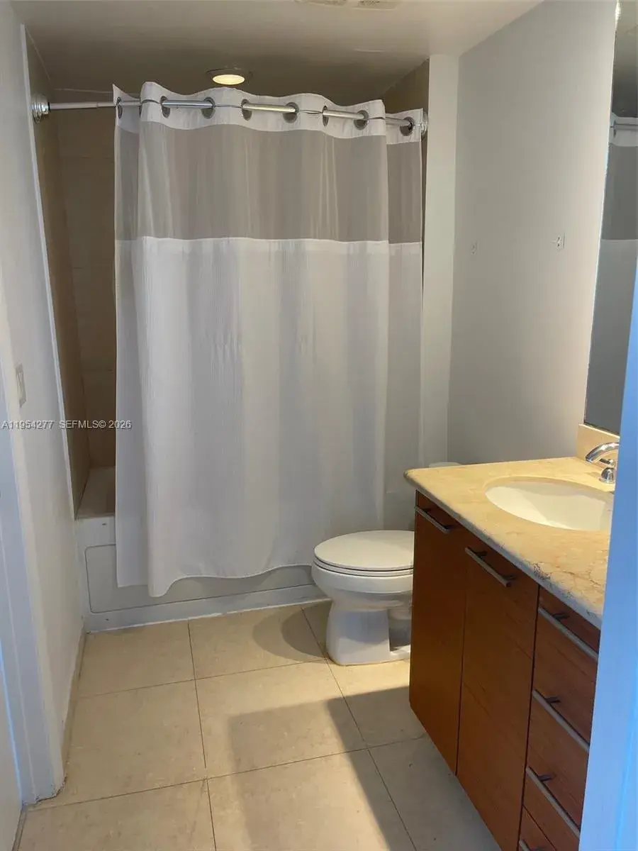 50 Biscayne Blvd # 5207, Miami FL 33132