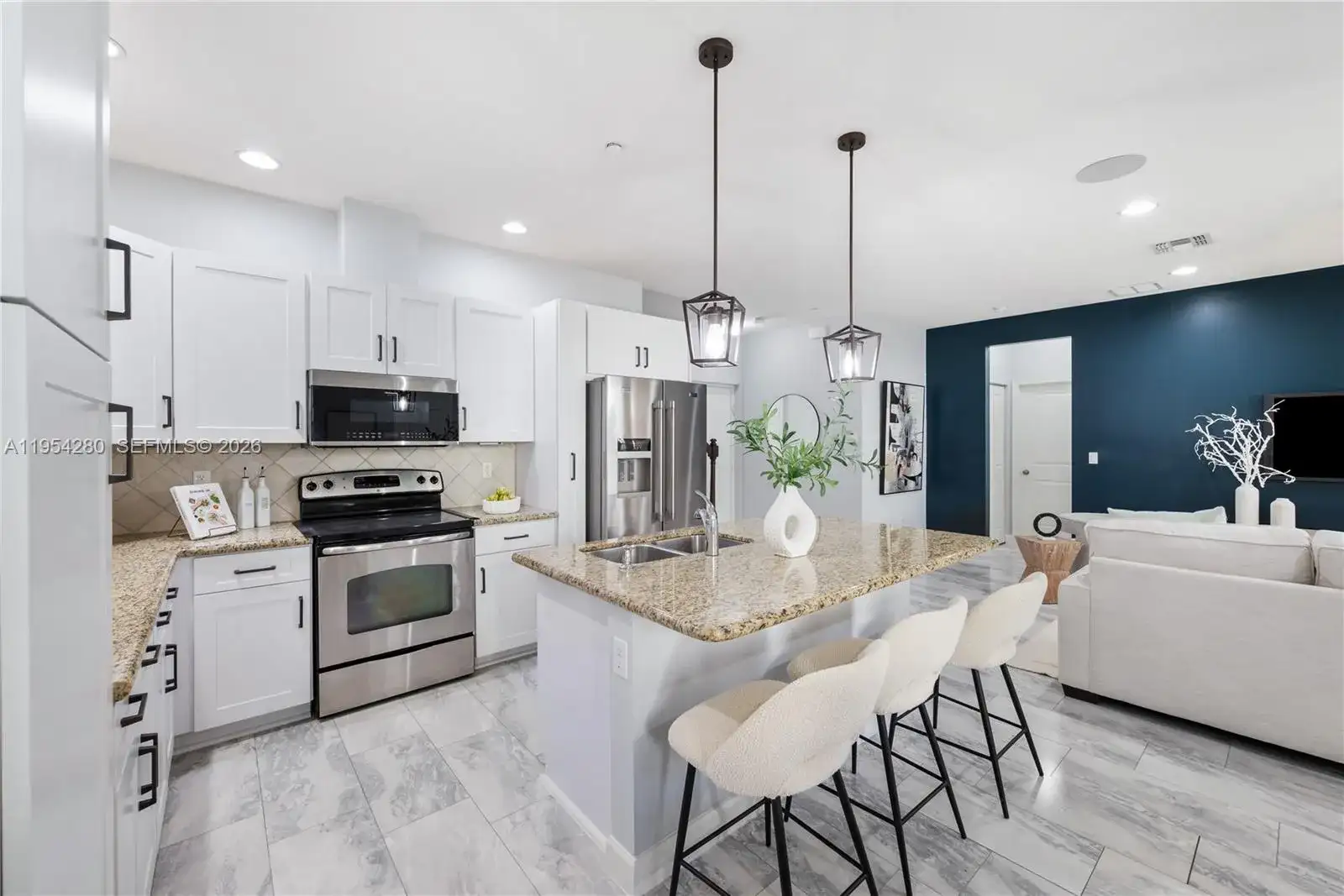 4184 Cascada Cir, Cooper City FL 33024 photo 2