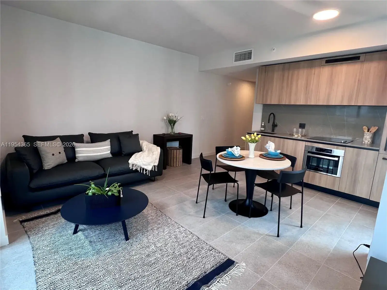 121 NE 5th St # 1608, Miami FL 33143 photo 3
