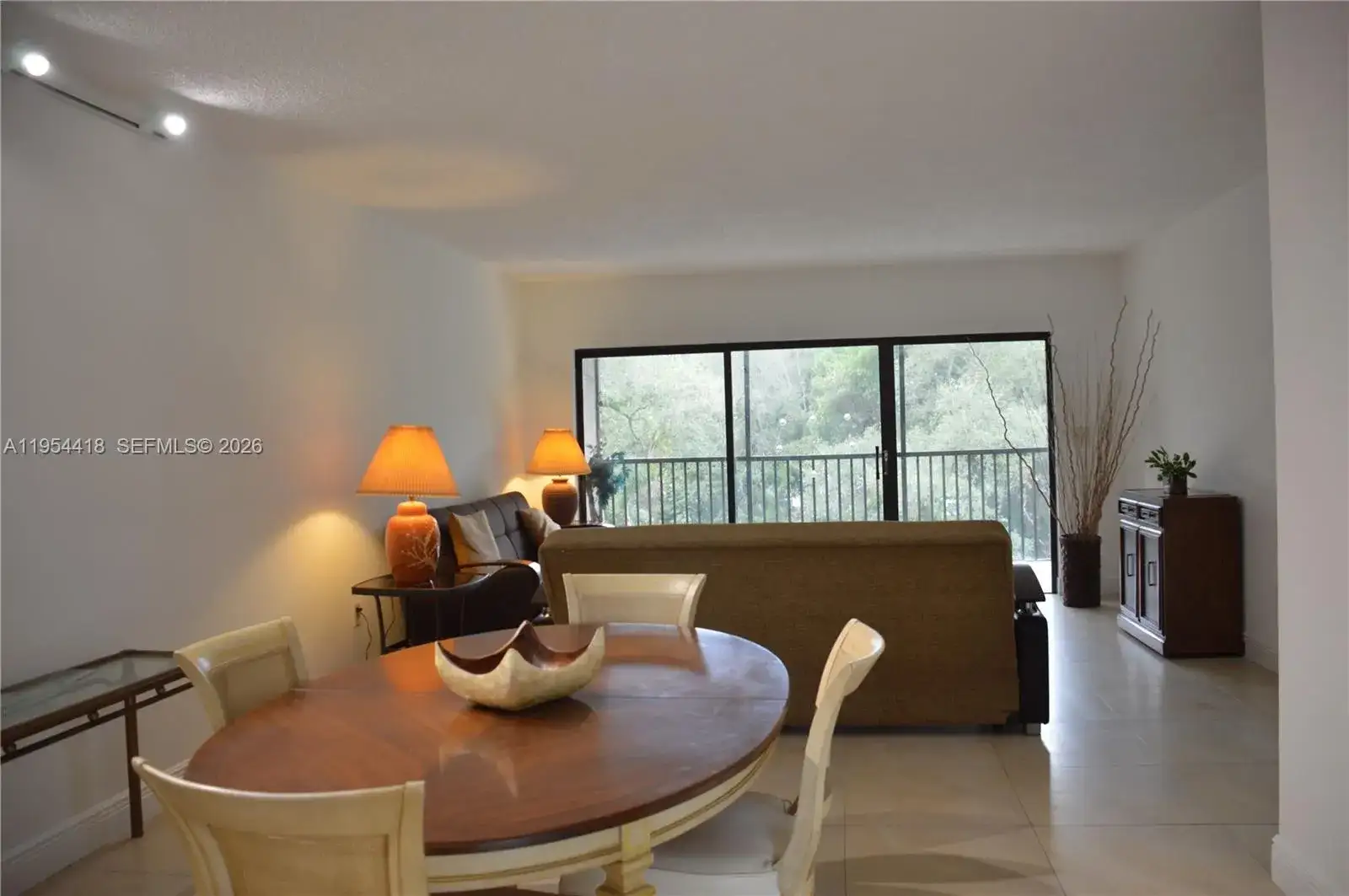 461 Ives Dairy Rd # 2, Miami FL 33179 photo 3
