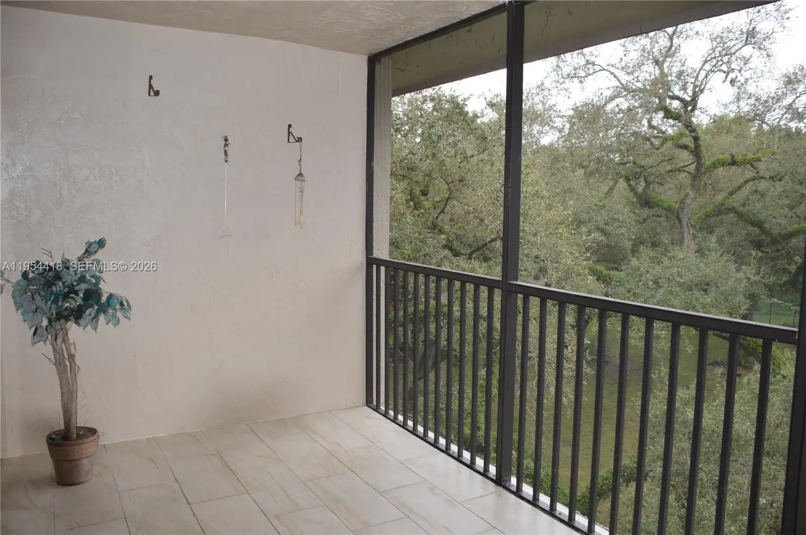 461 Ives Dairy Rd # 2, Miami FL 33179 photo 4