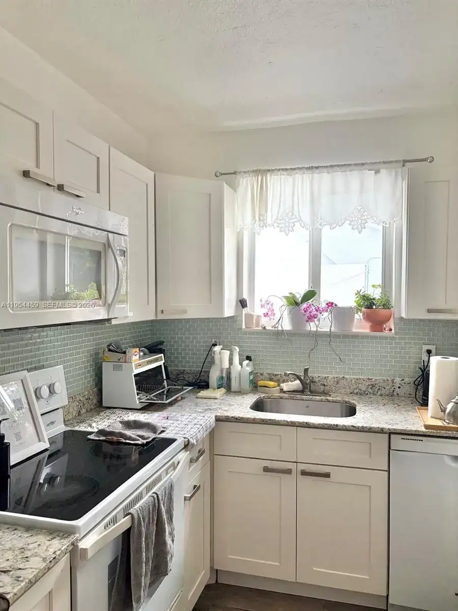 555 NE 70th St, Miami FL 33138 photo 5