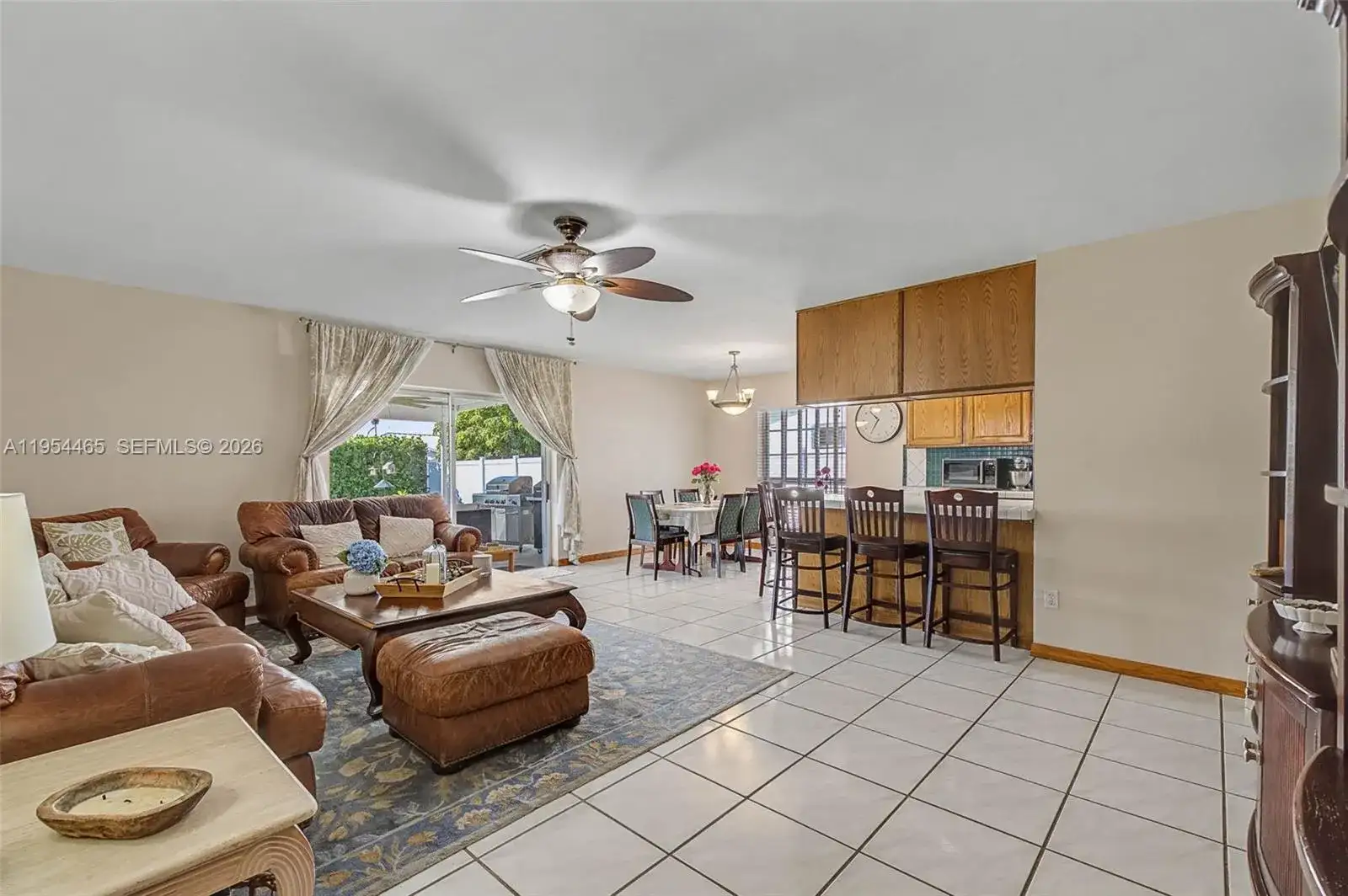 9412 SW 184th Ter, Cutler Bay FL 33157 photo 2
