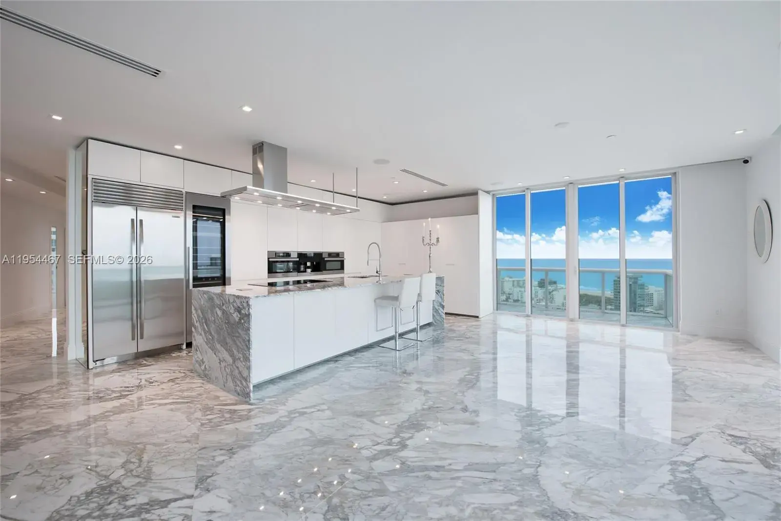 1000 S Pointe Dr # 2804, Miami Beach FL 33139