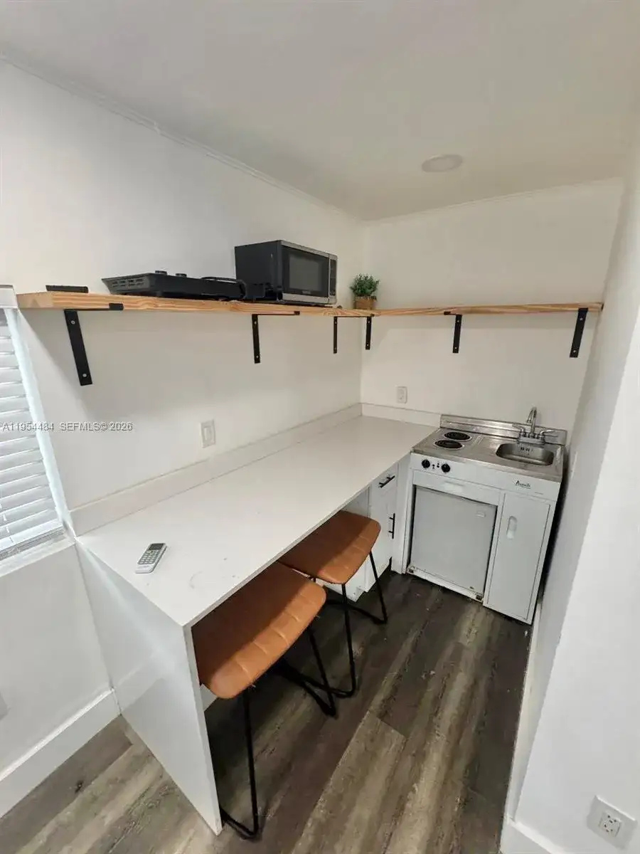 555 NE 70th St, Miami FL 33138 photo 3