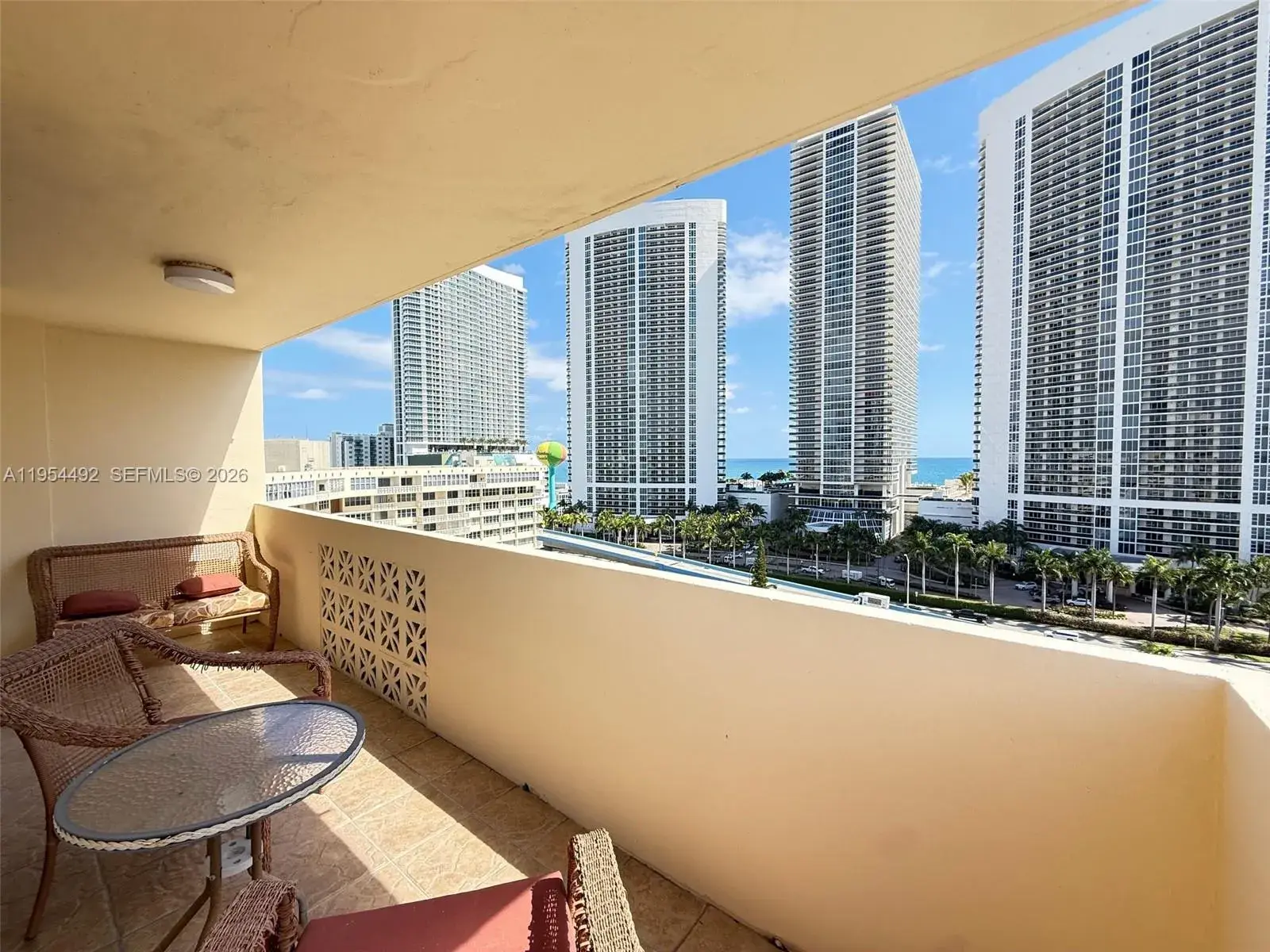 1833 S Ocean Dr # 1402, Hallandale Beach FL 33009