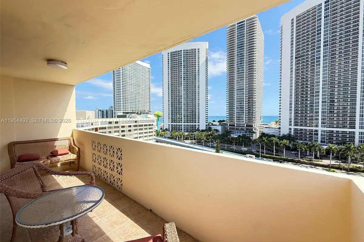 1833 S Ocean Dr # 1402, Hallandale Beach FL 33009