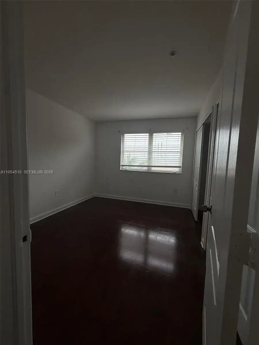 17640 NW 73rd Ave # 19, Hialeah FL 33015 photo 3