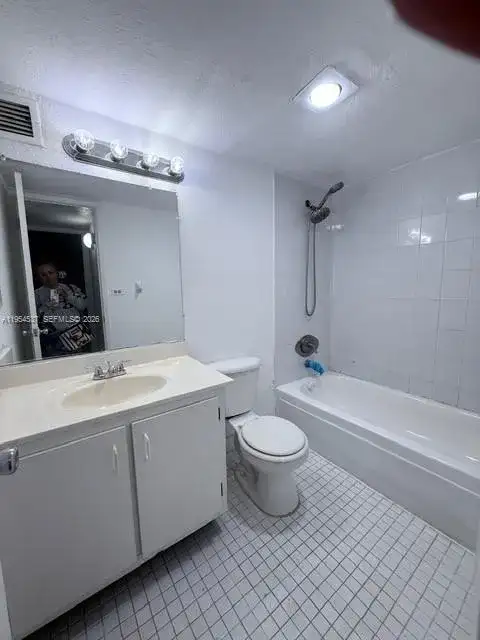 4550 NW 9th St # 812E, Miami FL 33126 photo 2