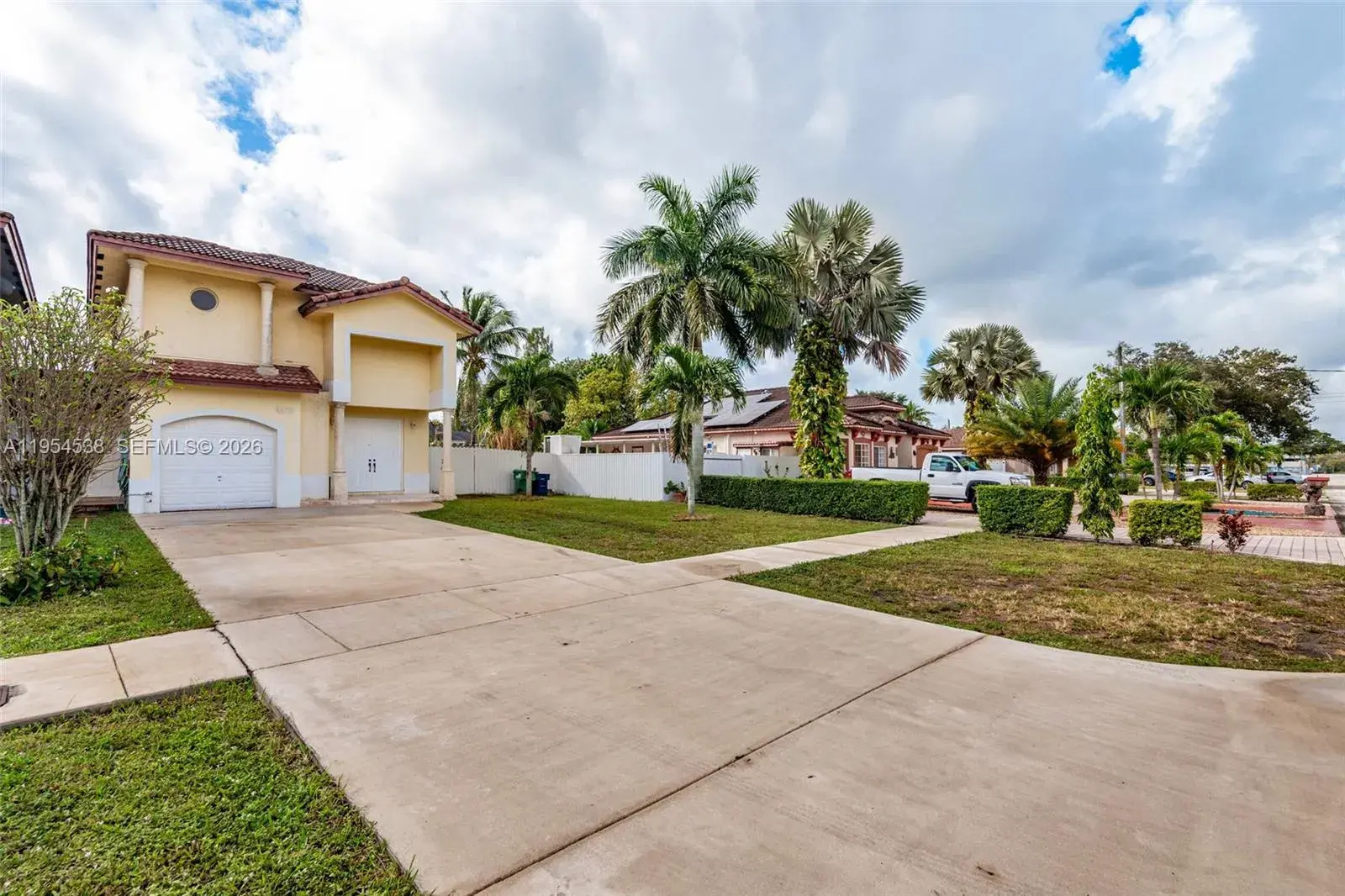4472 NW 159th St, Miami Gardens FL 33054