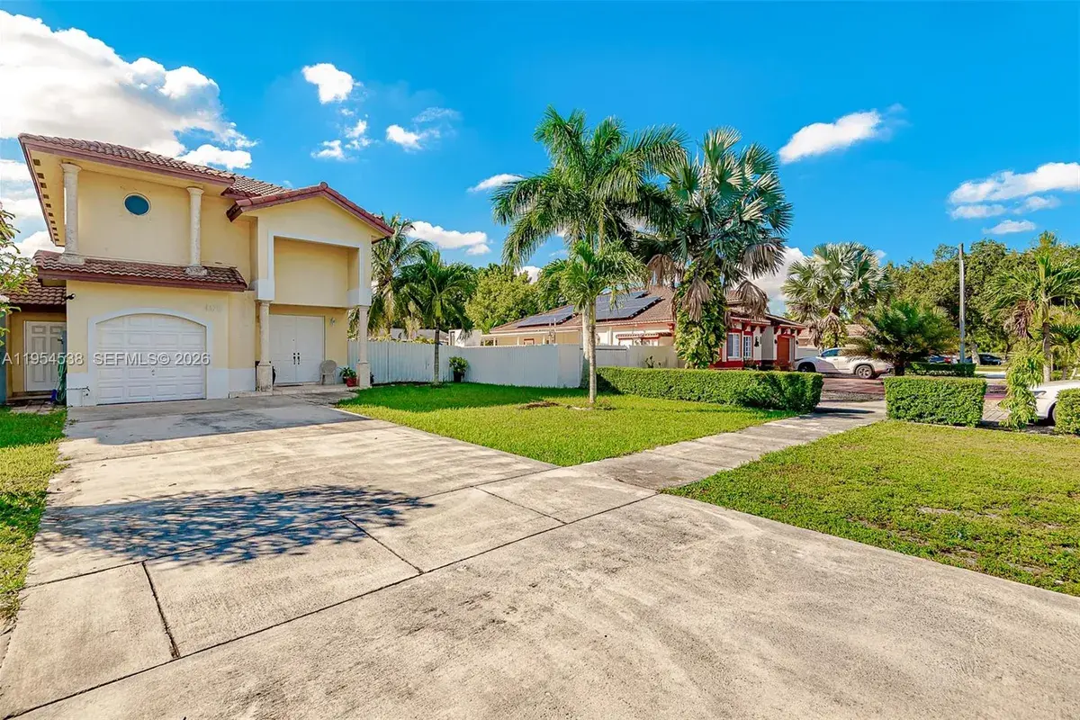 4472 NW 159th St, Miami Gardens FL 33054