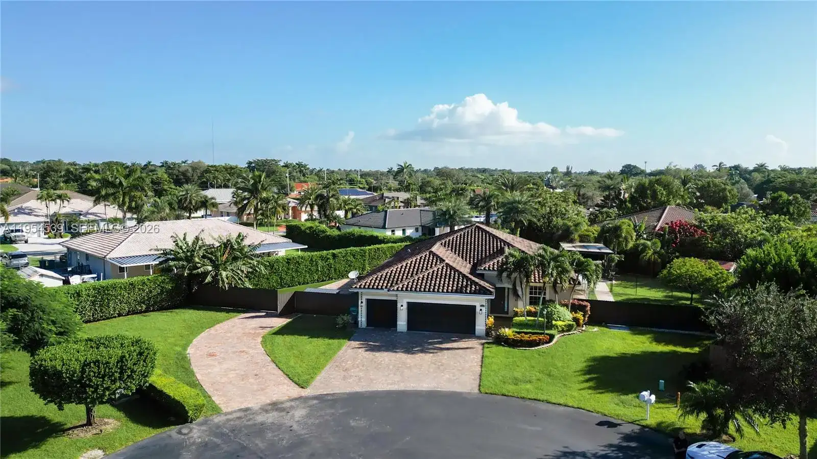 2133 NW 14th Pl, Homestead FL 33030 photo 3