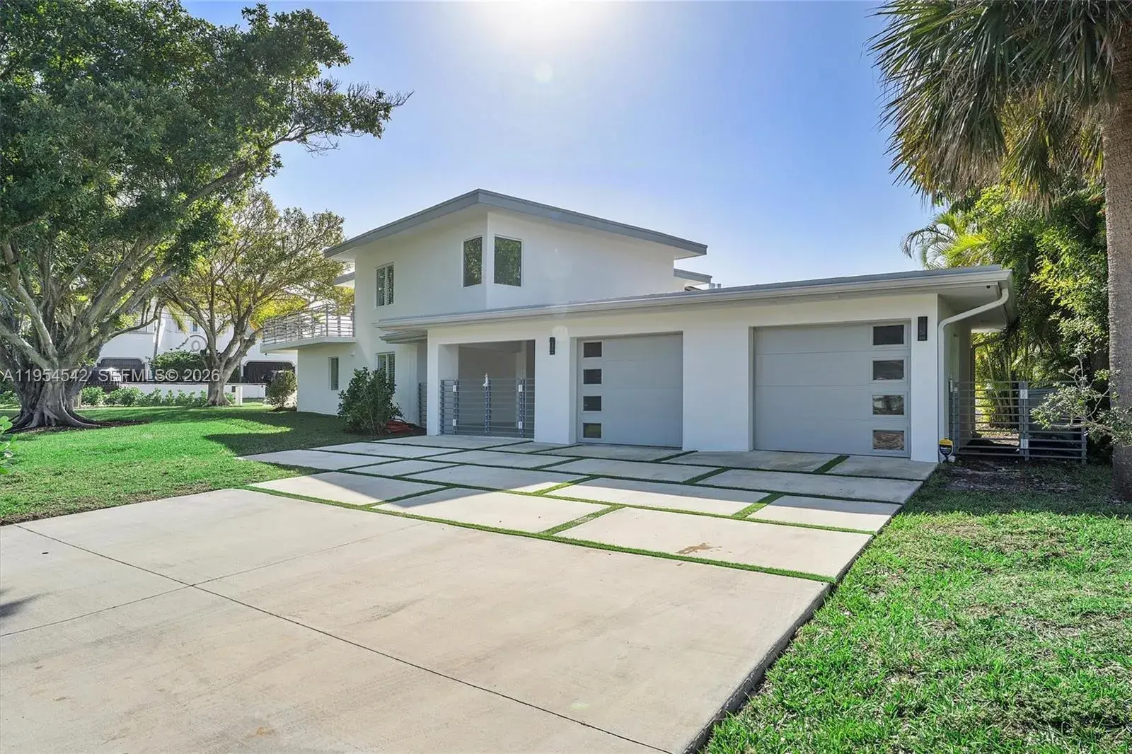 1903 Bay Dr, Pompano Beach FL 33062
