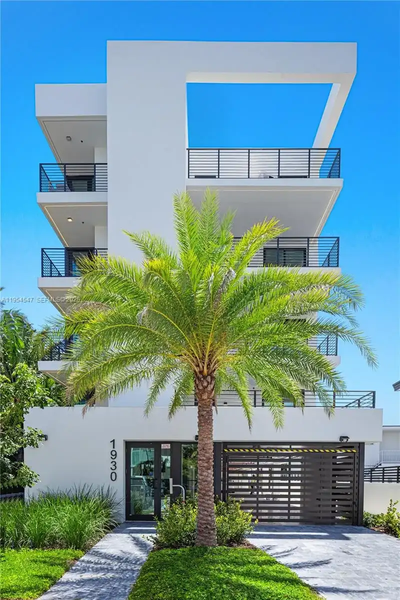 1930 Bay Dr Second Level Un # 1, Miami Beach FL 33141