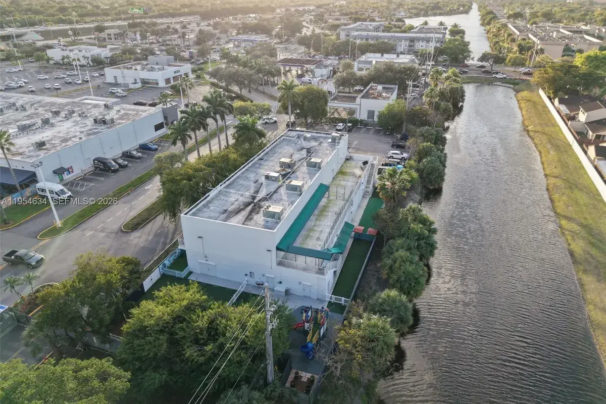 6545 NW 169th St, Hialeah FL 33015