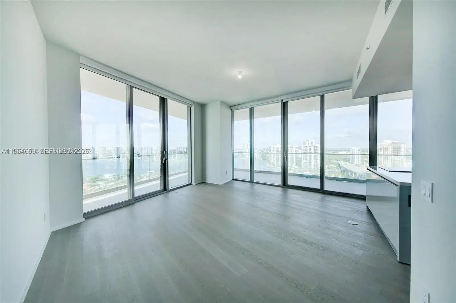 18975 Collins Ave # 2205, Sunny Isles Beach FL 33160 photo 2