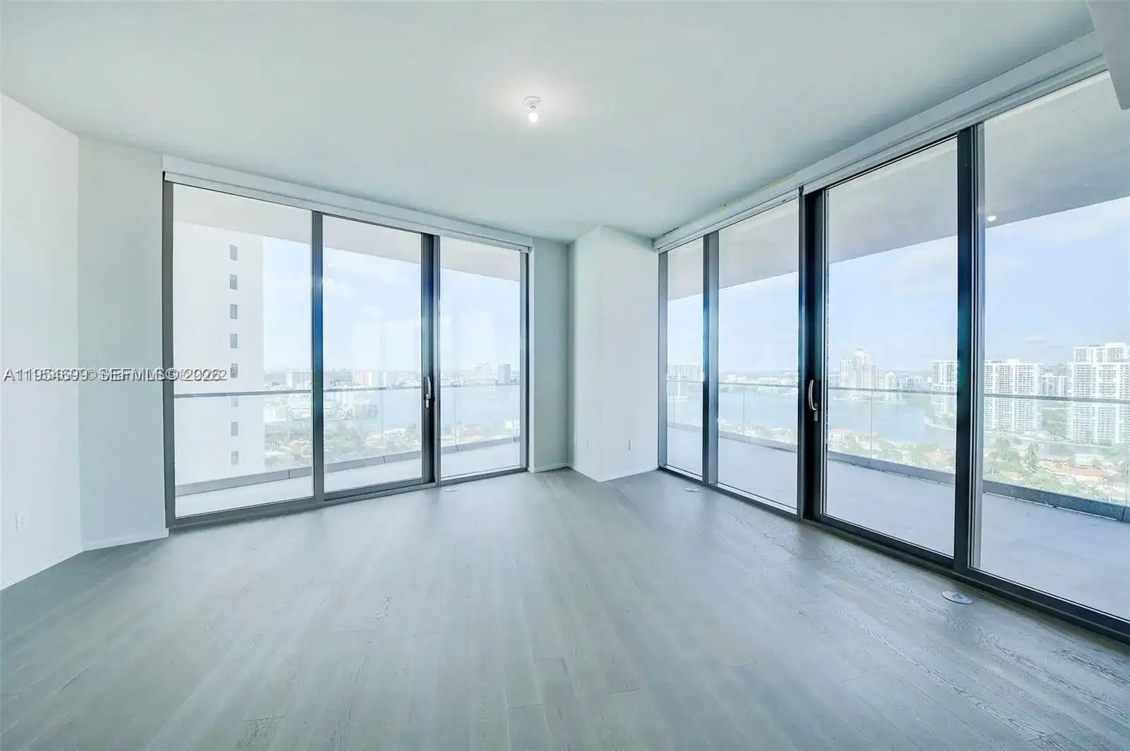 18975 Collins Ave # 2205, Sunny Isles Beach FL 33160 photo 3