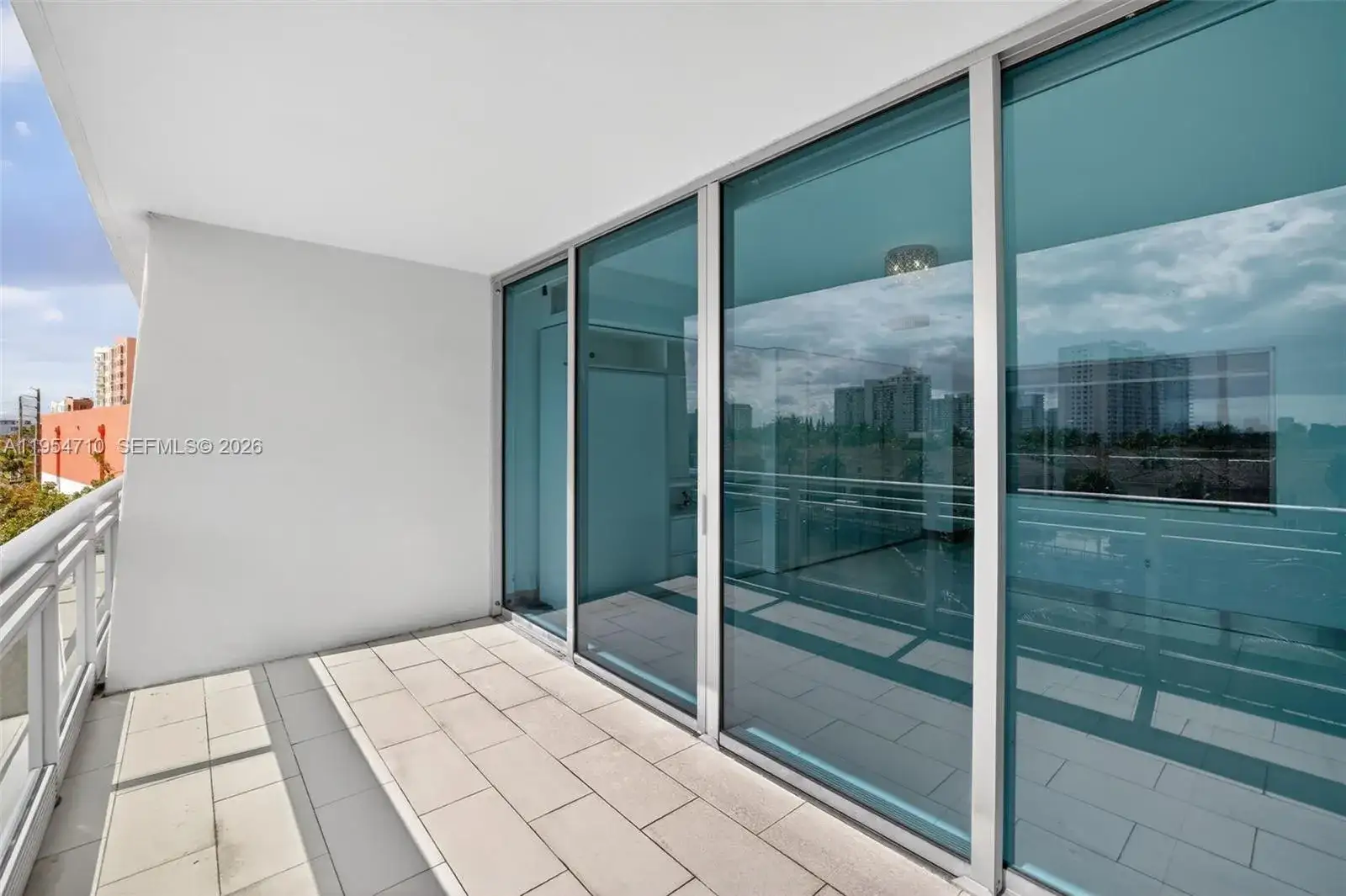 2950 NE 188th St # 302, Aventura FL 33180 photo 3