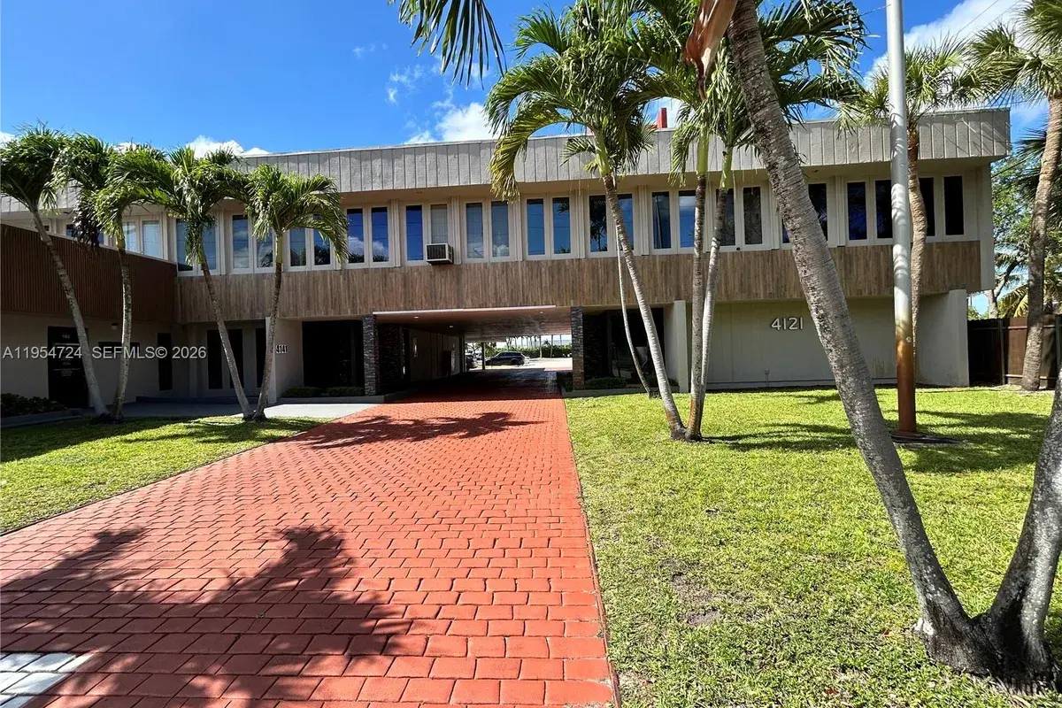 4121 NW 5th St # 102, Plantation FL 33317