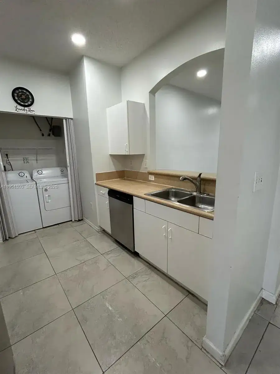 4295 NE 10th Ct, Homestead FL 33033 photo 4
