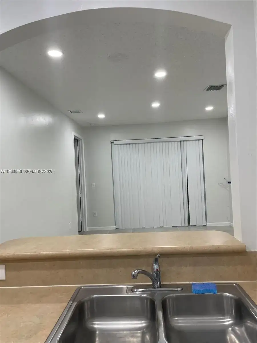 4295 NE 10th Ct, Homestead FL 33033 photo 5