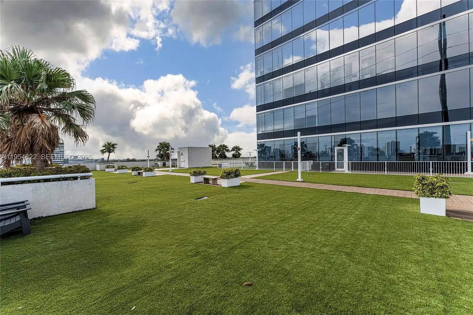 20200 W Dixie Hwy # 903, Miami FL 33180 photo 2