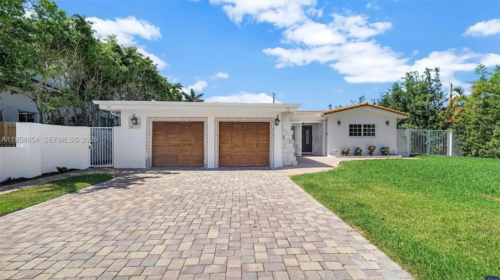 1311 Pierce St, Hollywood FL 33019