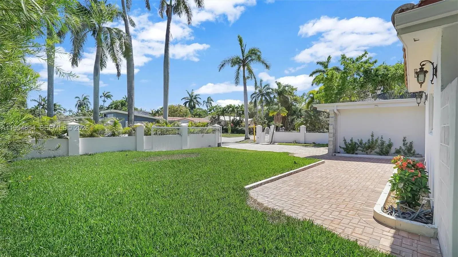 1311 Pierce St, Hollywood FL 33019