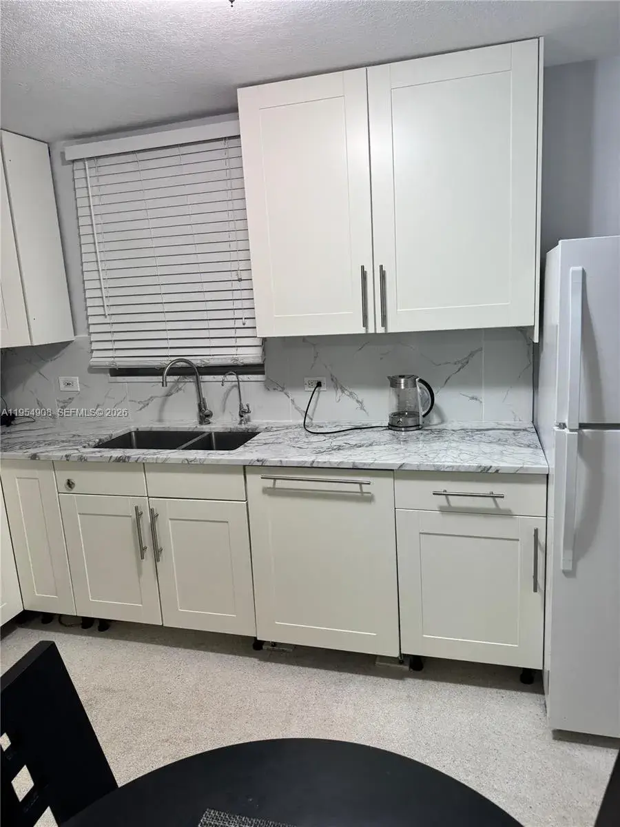 1610 N Hayes Str # B, Hollywood FL 33020