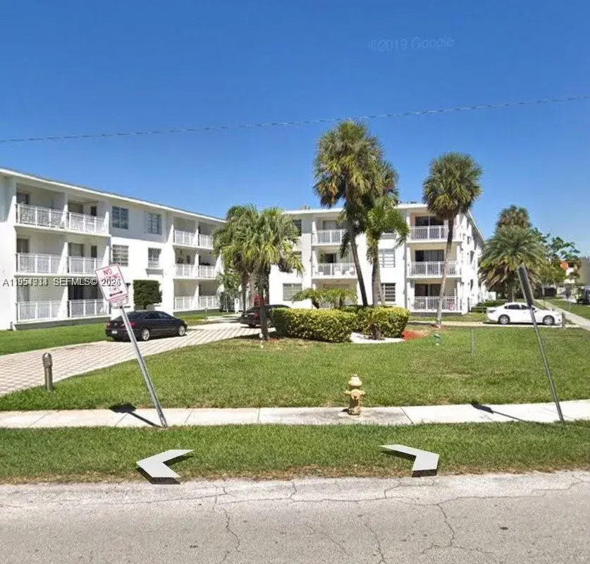 1631 NE 114th St # 201, Miami FL 33181