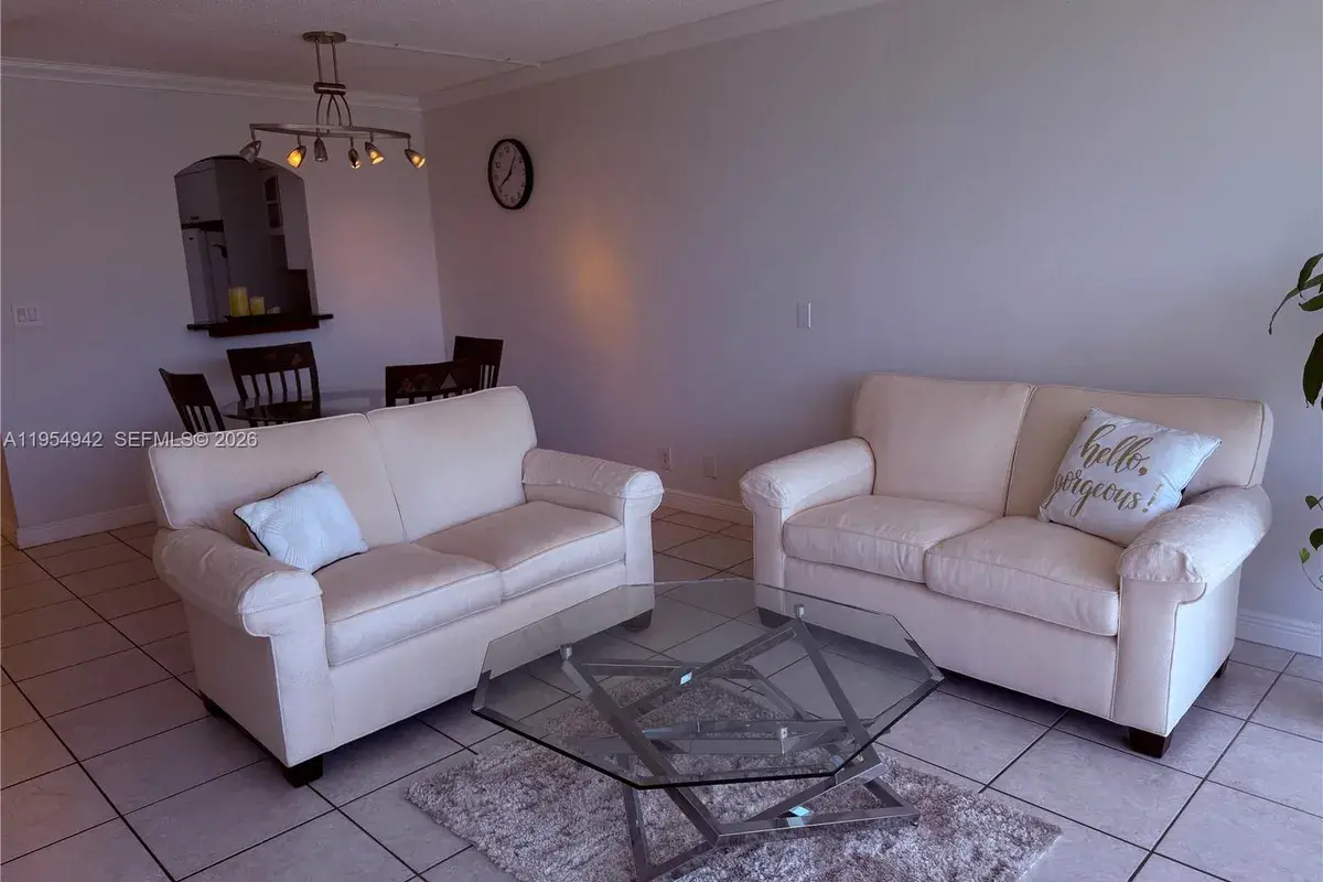 3475 N Country Club Dr # 409, Aventura FL 33180