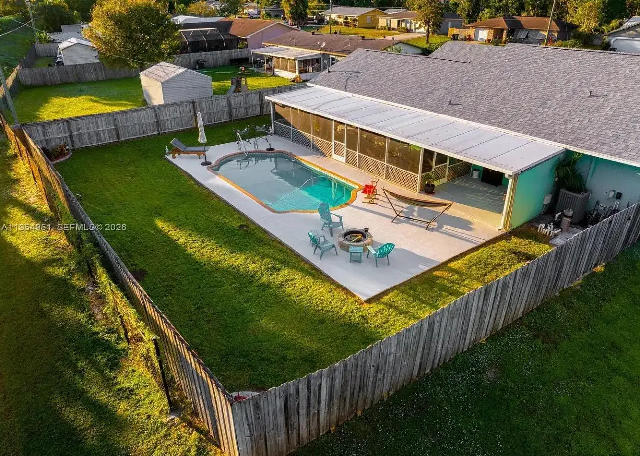 298 SE Grove, Port St. Lucie FL 34983 photo 3
