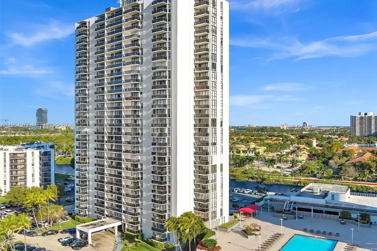 3675 N Country Club Dr # 410, Aventura FL 33180